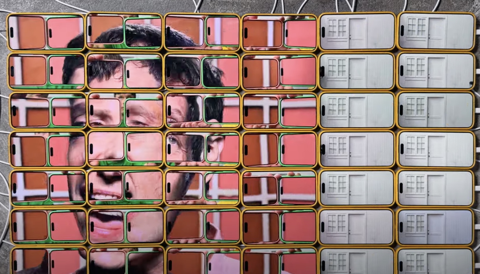 64 Videos auf 64 Smartphones: OK Go – A Stone Only Rolls Downhill