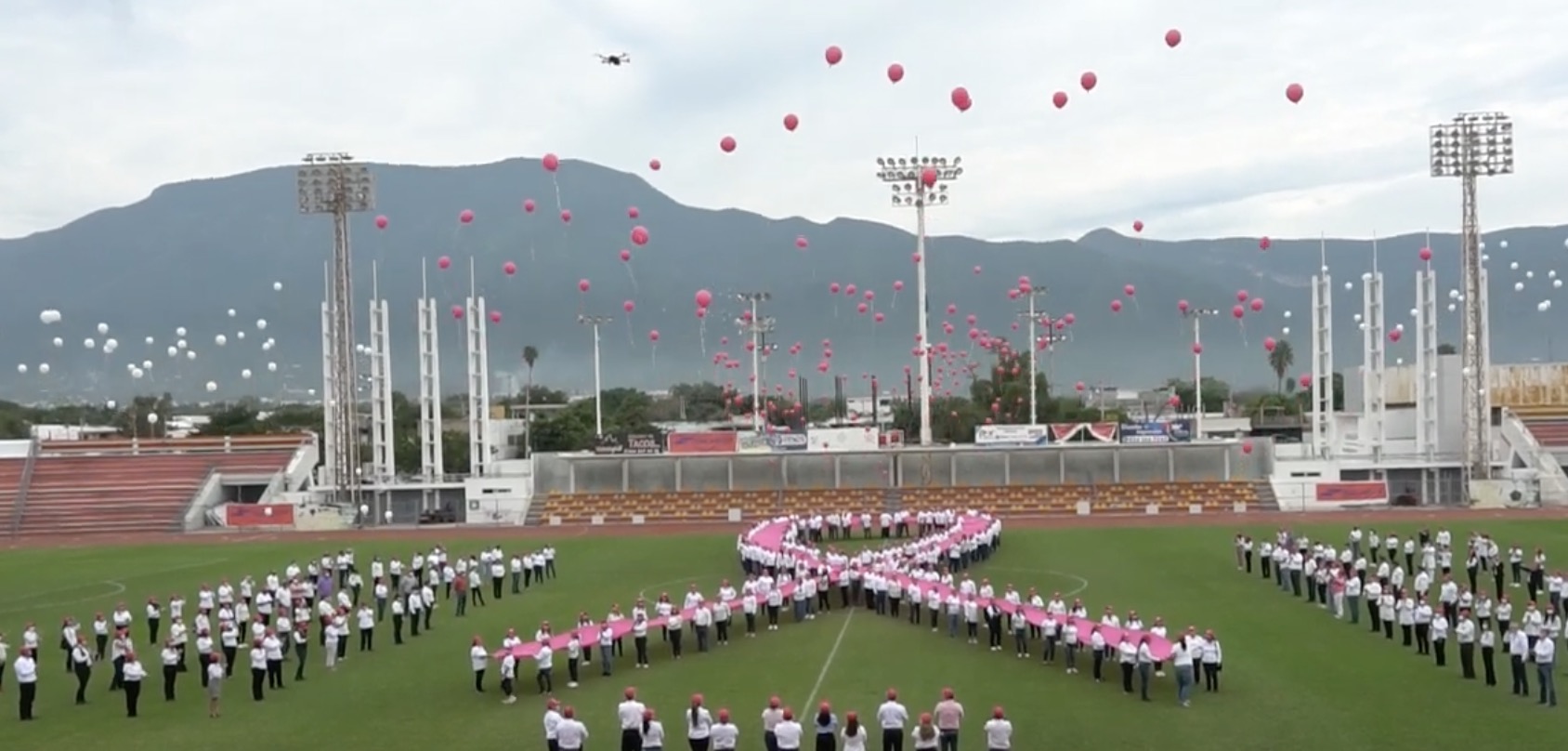 Drohne vs Luftballons